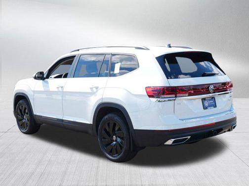2024 Volkswagen Atlas 2.0T SE w/Technology 4MOTION