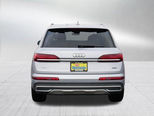 2022 Audi Q7 45 Premium