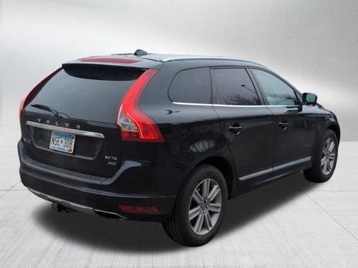 Black 2016 Volvo XC60 T6