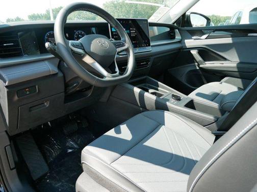 2025 Volkswagen Tiguan 2.0T SE 4MOTION