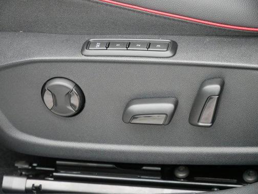 2026 Volkswagen Golf GTI 2.0T SE DSG