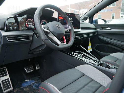 2026 Volkswagen Golf GTI 2.0T SE DSG