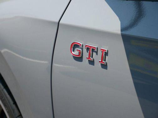 2025 Volkswagen Golf GTI 2.0T S DSG