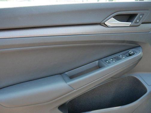 2025 Volkswagen Golf GTI 2.0T S DSG