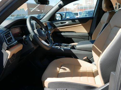 2025 Volkswagen Atlas Cross Sport 2.0T SEL