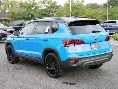 2024 Volkswagen Taos 1.5T SE Black