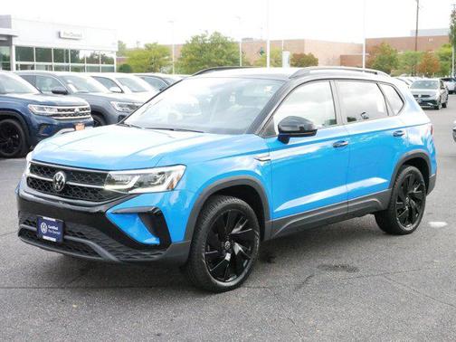 2024 Volkswagen Taos 1.5T SE Black