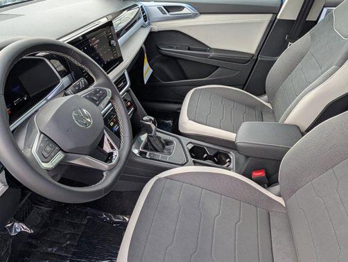 Monterey Blue Pearl 2026 Volkswagen Taos SE