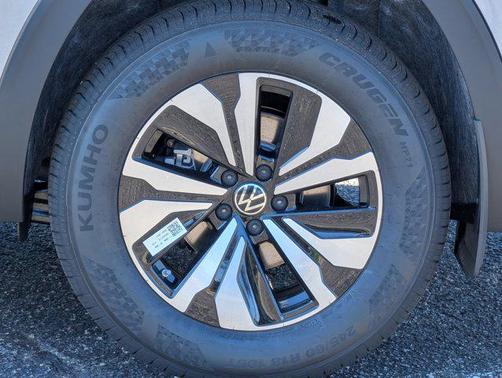 Silver Mist Metallic 2026 Volkswagen Atlas 2.0T SE