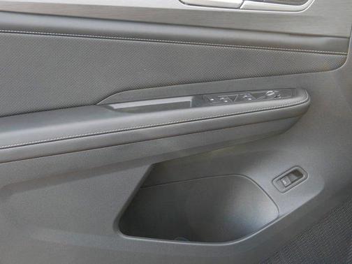 2026 Volkswagen Atlas Cross Sport 2.0T SE w/Technology 4MOTION