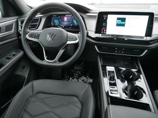 2026 Volkswagen Atlas Cross Sport 2.0T SE w/Technology 4MOTION