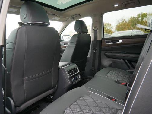 2026 Volkswagen Atlas 2.0T SEL Premium R-Line 4MOTION