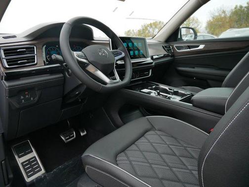 2026 Volkswagen Atlas 2.0T SEL Premium R-Line 4MOTION