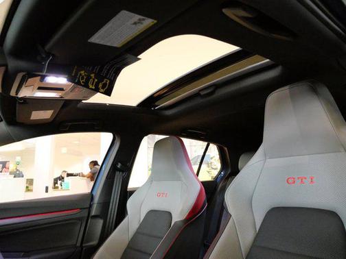 2025 Volkswagen Golf GTI 2.0T S DSG