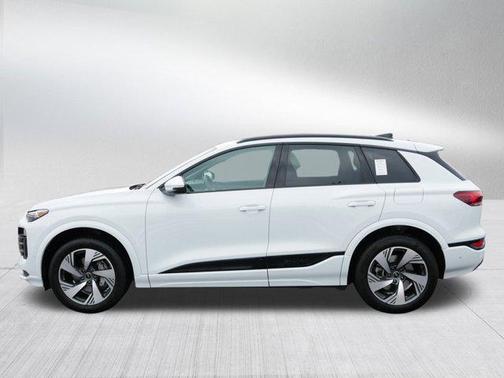 2025 Audi Q6 e-tron Premium Plus quattro