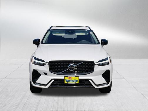 Crystal White Metallic 2025 Volvo XC60 B5 Plus