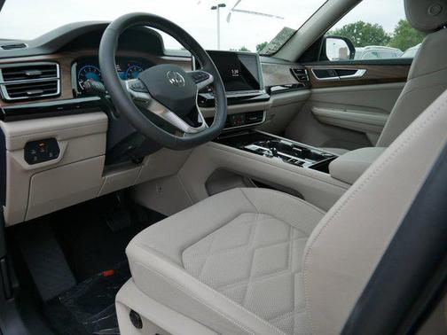 Avocado Green Pearl 2026 Volkswagen Atlas 2.0T SE w/Technology 4MOTION