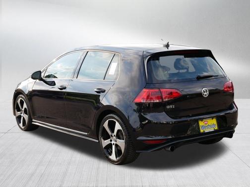 Deep Black Pearl 2015 Volkswagen Golf GTI 2.0T S 4-Door
