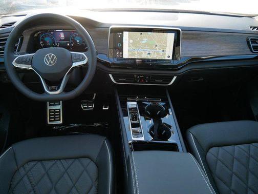 2026 Volkswagen Atlas 2.0T SEL Premium R-Line 4MOTION