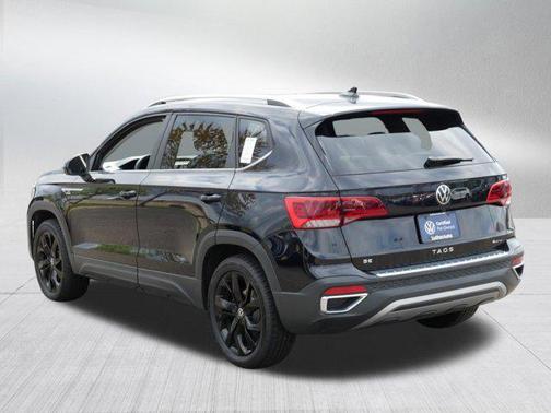 Deep Black Pearl 2023 Volkswagen Taos 1.5T SE