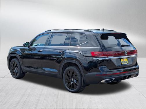 Deep Black Pearl 2026 Volkswagen Atlas 2.0T SE w/Technology 4MOTION