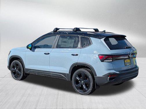 2025 Volkswagen Taos 1.5T SE Black