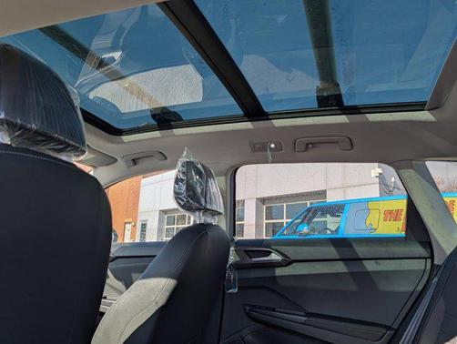 2025 Volkswagen Taos 1.5T SE Black