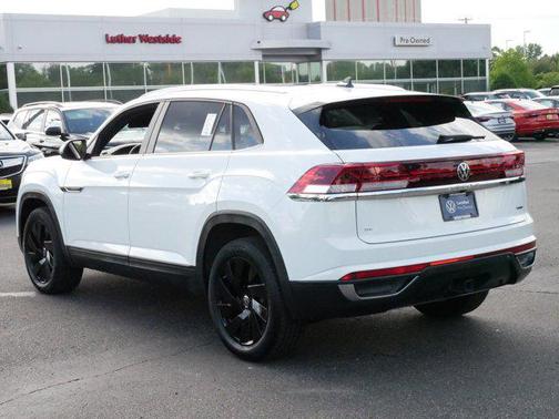 2024 Volkswagen Atlas Cross Sport 2.0T SE w/Technology 4MOTION