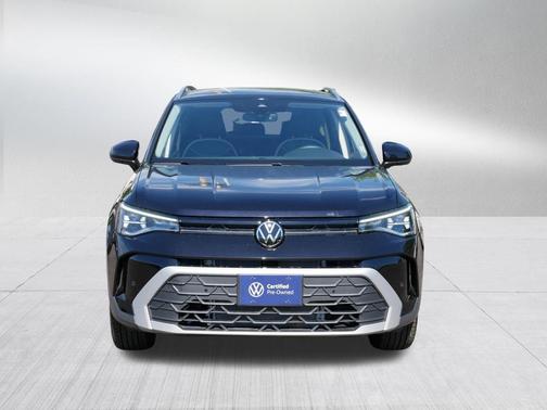 Deep Black Pearl 2025 Volkswagen Taos 1.5T SE