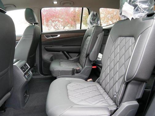 2025 Volkswagen Atlas 2.0T SEL Premium R-Line 4MOTION