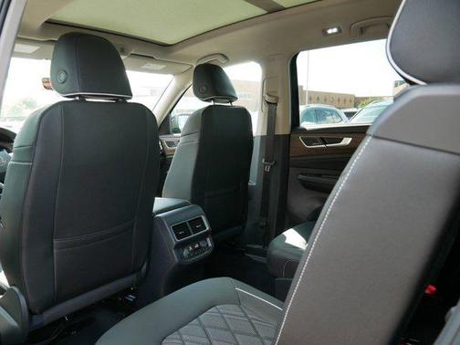 2025 Volkswagen Atlas 2.0T SEL Premium R-Line 4MOTION