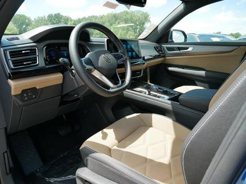 2025 Volkswagen Atlas Cross Sport 2.0T SE w/Technology 4MOTION