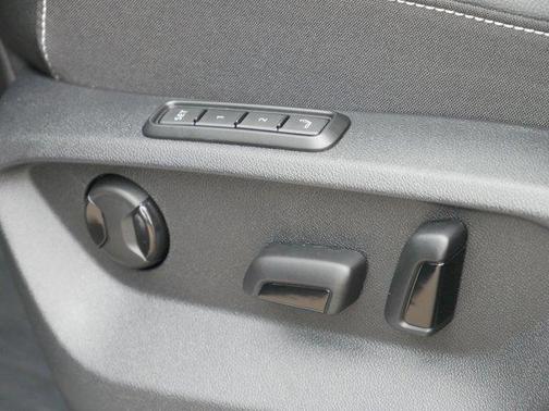 2026 Volkswagen Atlas Cross Sport 2.0T SEL Premium