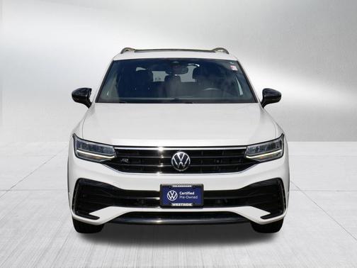 Oryx White Pearl 2022 Volkswagen Tiguan 2.0T SE R-Line Black 4MOTION