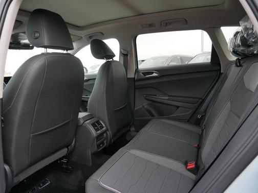 2025 Volkswagen Taos 1.5T SE Black