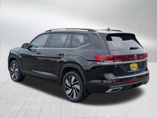 Deep Black Pearl 2026 Volkswagen Atlas 2.0T SE w/Technology 4MOTION