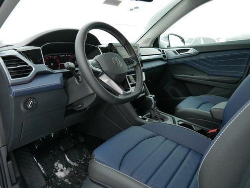 2026 Volkswagen Taos SEL