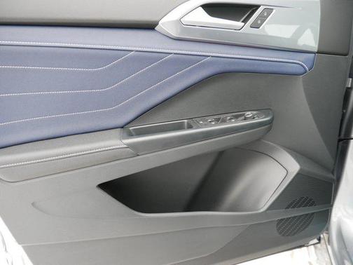 2026 Volkswagen Taos SEL