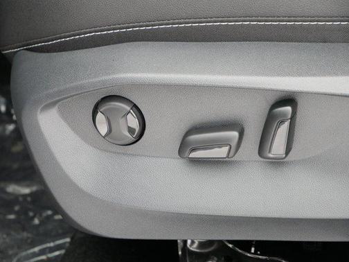 2026 Volkswagen Taos SEL