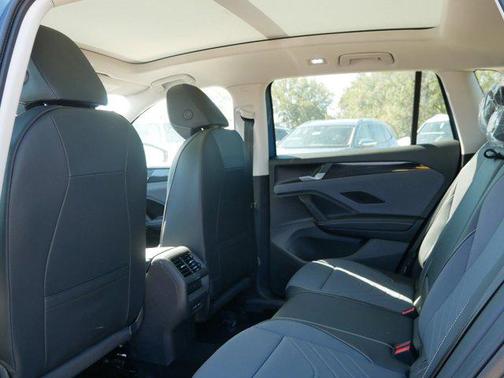 2025 Volkswagen Tiguan 2.0T SE 4MOTION