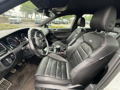 2016 Volkswagen Golf R 4-Door w/DCC & Navigation