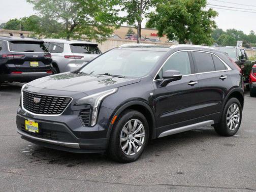 2022 Cadillac XT4 Premium Luxury