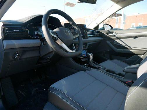 Opal White Pearl 2026 Volkswagen Jetta 1.4T SE