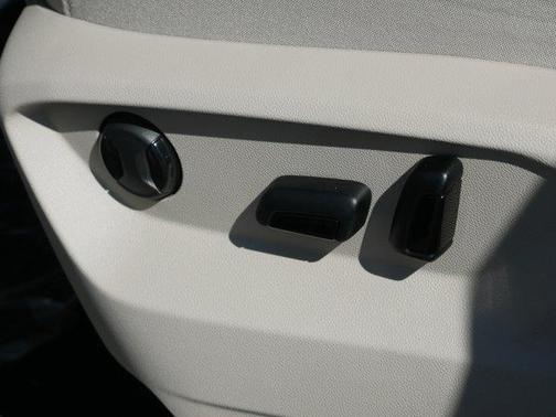 2025 Volkswagen Atlas 2.0T SE w/Technology 4MOTION