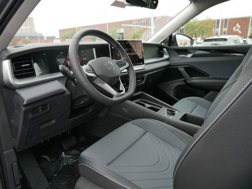 2025 Volkswagen Tiguan 2.0T SE 4MOTION