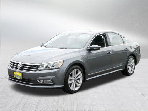 2018 Volkswagen Passat 2.0T SEL Premium