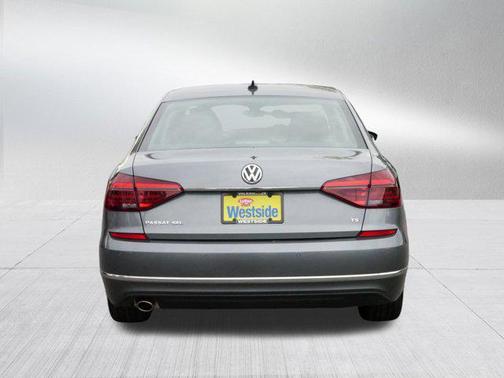 2018 Volkswagen Passat 2.0T SEL Premium