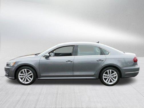2018 Volkswagen Passat 2.0T SEL Premium