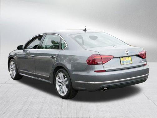 2018 Volkswagen Passat 2.0T SEL Premium
