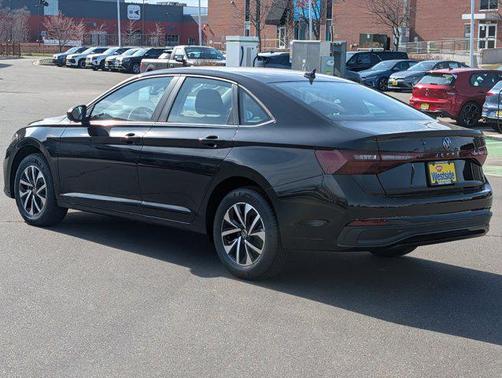 Deep Black Pearl 2026 Volkswagen Jetta 1.4T S